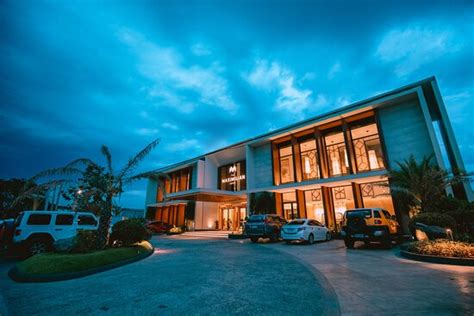 maximilian hotel isabela|The Maximilian Hotel .